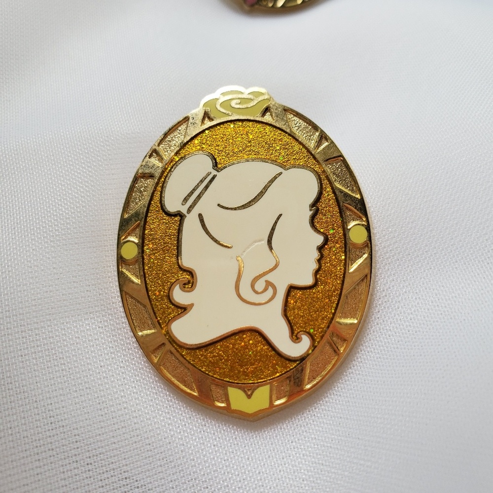Beauty and The Beast - Belle Cameo Pin